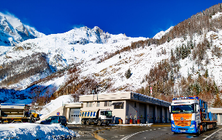 Traforo del Monte Bianco, chiusura notturna fino al 21 giugno